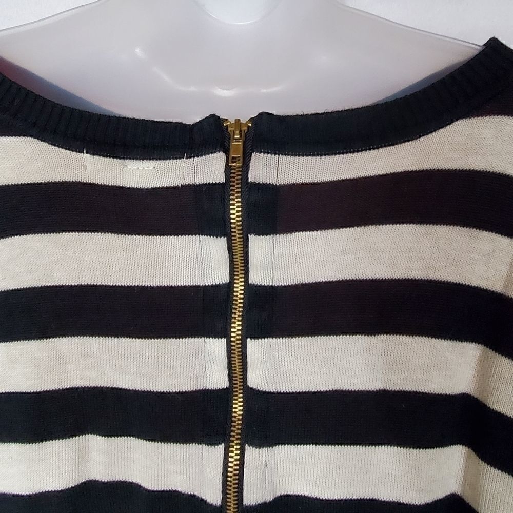 Onea Multimedia Zip Sweater - Picture 8 of 10